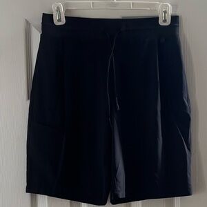 Athleta Women’s Venture Bermuda Shorts Black Size 2 Zipper Pockets EUC